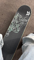 Blossom swirl grip